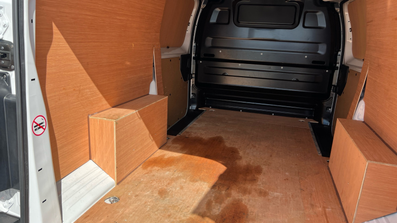 Peugeot Expert L2 Diesel 1.5 BlueHDi 120 Professional Van